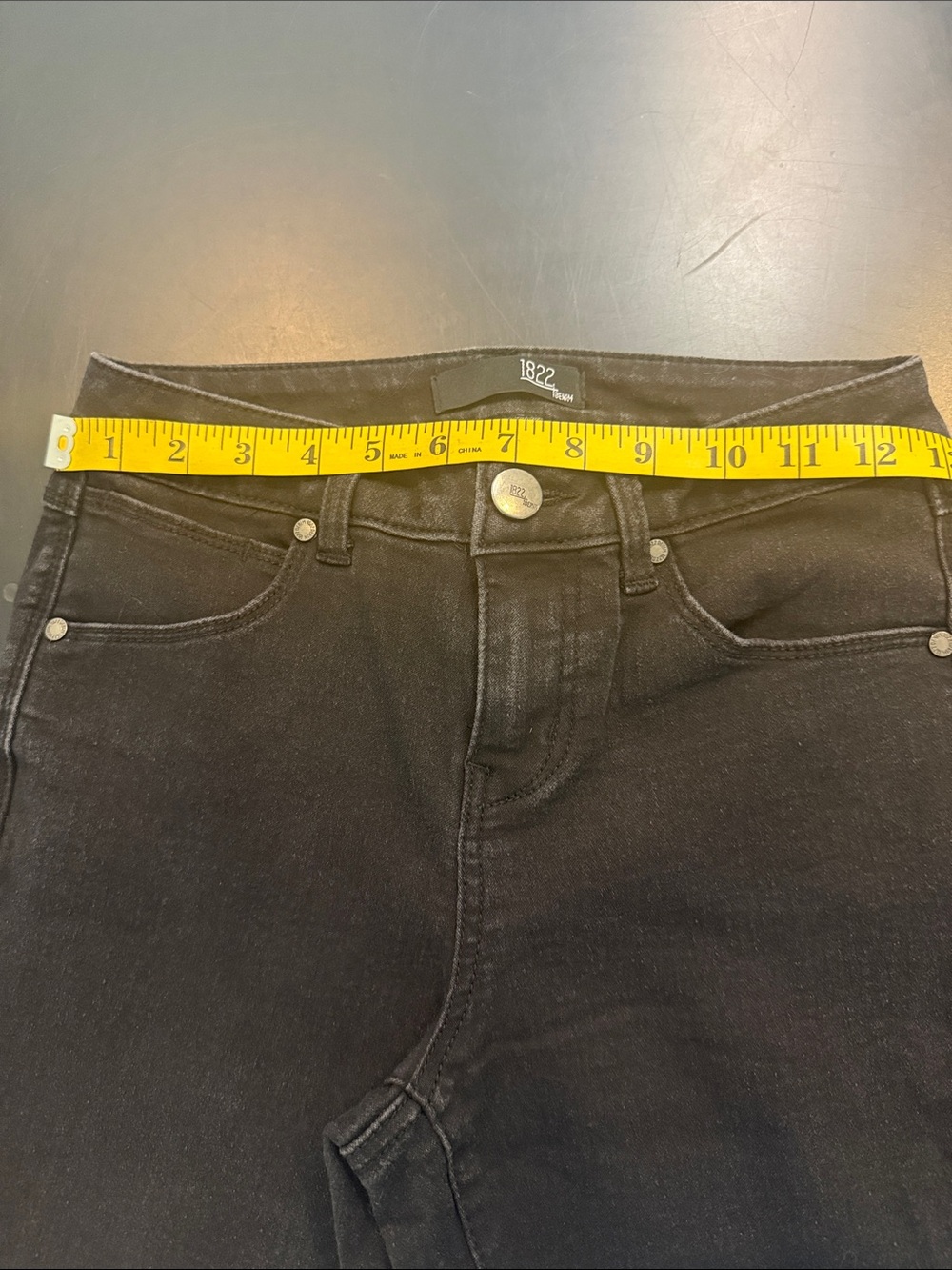 1822 Denim Black Mid-Rise Skinny Jeans raw hem stretch - Picture 6 of 10